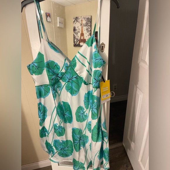 Diane Von Furstenberg Green Leaf Print Mini Dress - Picture 1 of 4